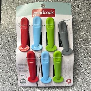 NWT magnetic bag clip set